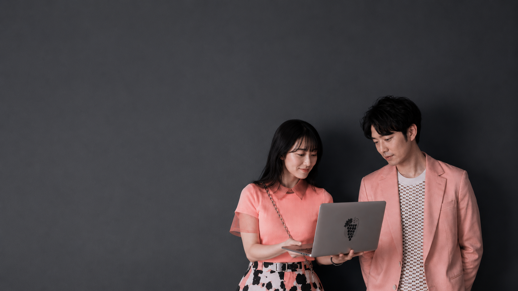 AIとDXを学び、つながりをイメージしたメインビジュアル